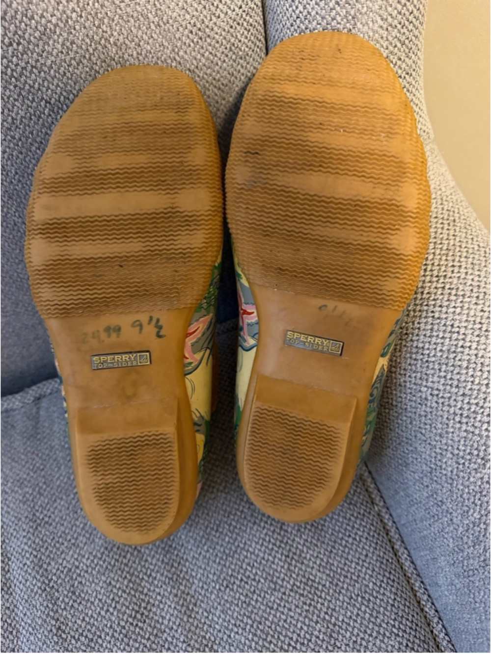 Sperry women's VTGwaterproof duck shoes with a colorful seashell and ocean wave - Picture 7 of 7